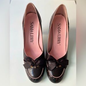 Sam & Libby Chocolate Brown Retro style pumps Size:6.5